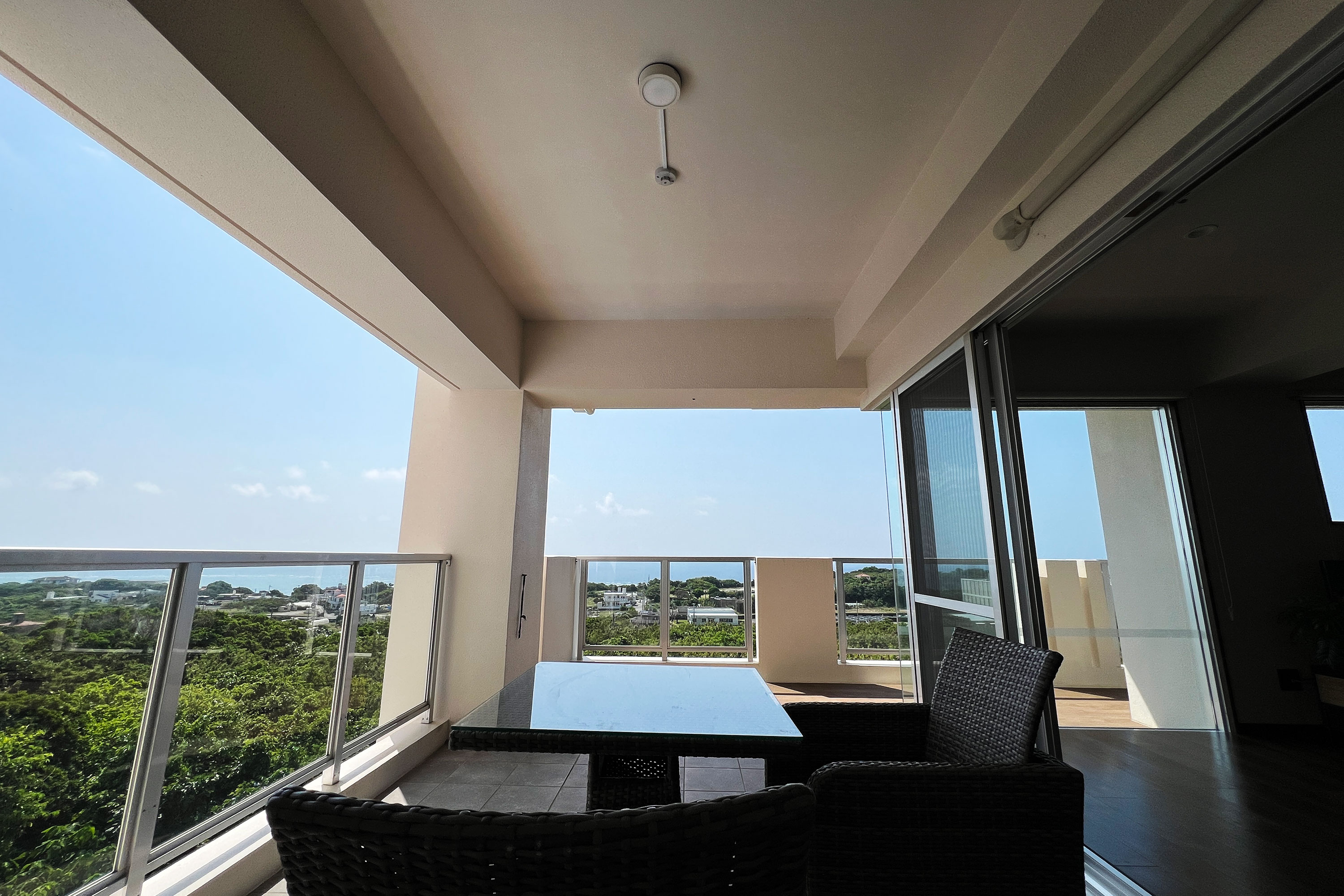 和みスイート - モダンな洗面・バスルーム