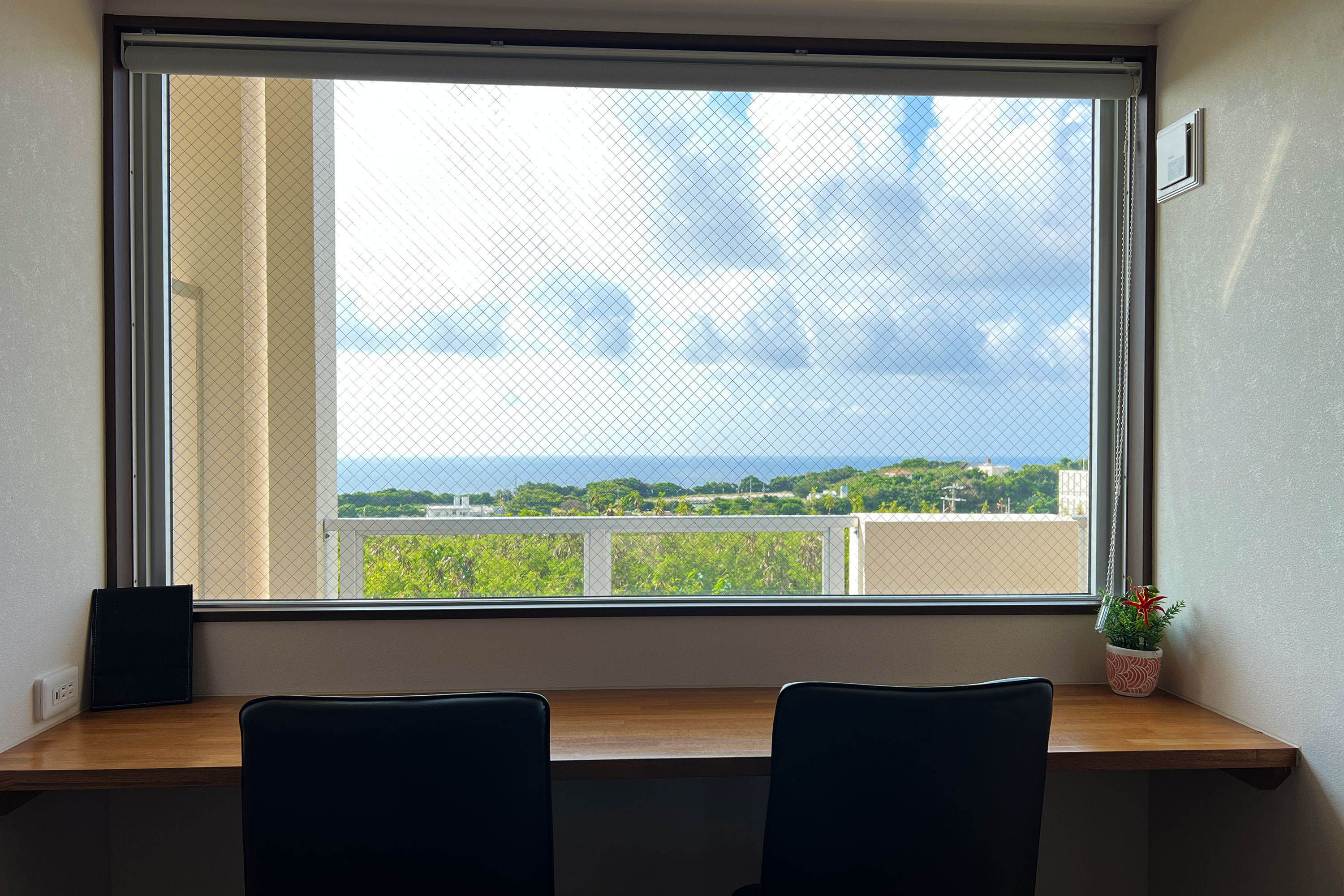 琉球リトリート - シンプルなバスルーム