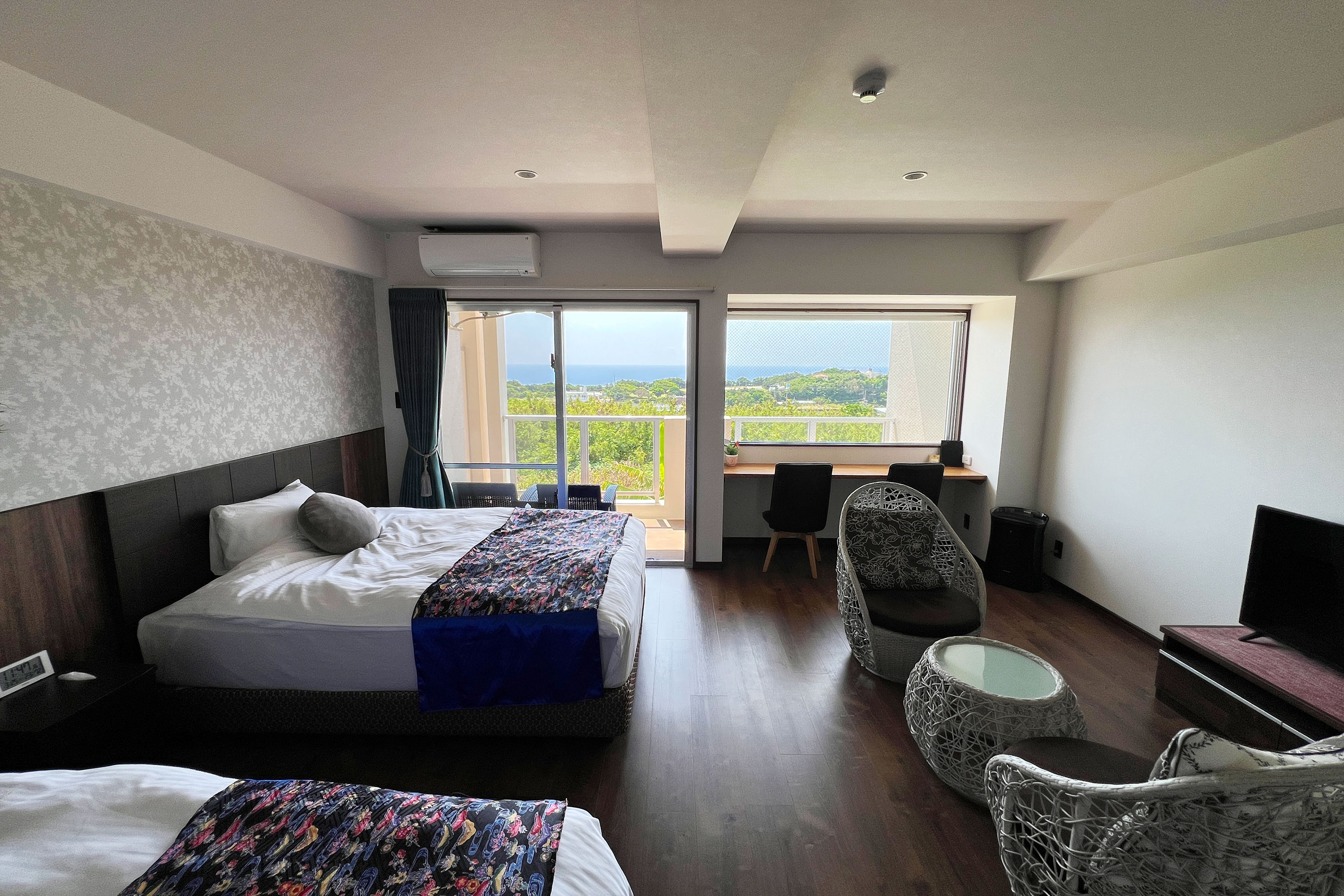 琉球リトリート - 窓からの景色